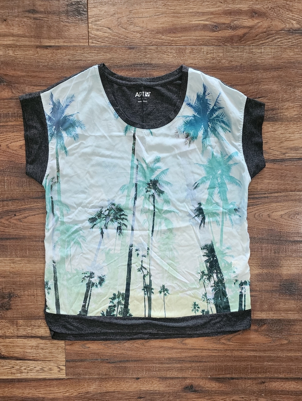 Apt. 9 Women's Casual Short Sleeve Crewneck Palm Tree Graphic Tee Small S